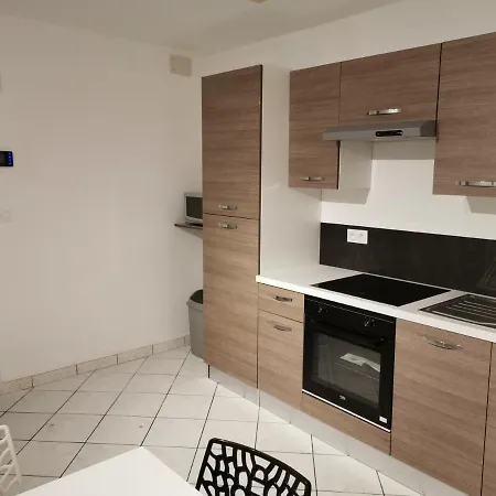 Au Petit Bonheur Malouin 公寓